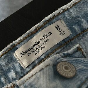 Abercrombie ‘90s relaxed Jean High Rise